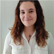 Soy una chica trabajadora, responsable, educada y cariñosa. Tengo experiencia ayudando a niños y niñas de primaria con sus deberes, trabajos y estudios. En un principio no tengo problema con la asignatura que sea